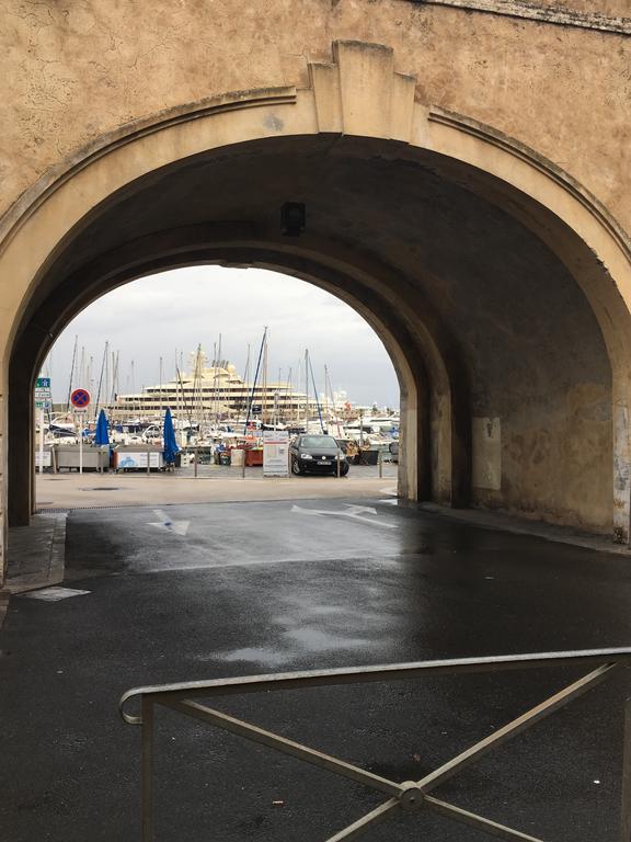 Light Filled Penthouse In Old Antibes. Heart Of The Riviera Apartament Zewnętrze zdjęcie
