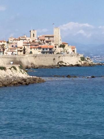 Light Filled Penthouse In Old Antibes. Heart Of The Riviera Apartament Zewnętrze zdjęcie